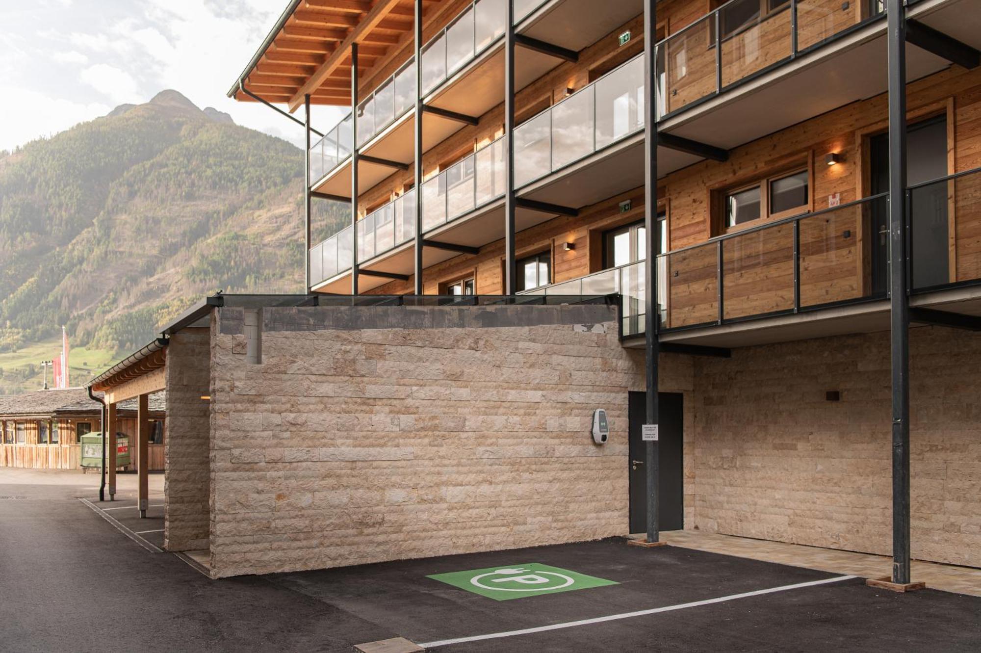 Alpenparks Montana Apartments Matrei in Osttirol Buitenkant foto