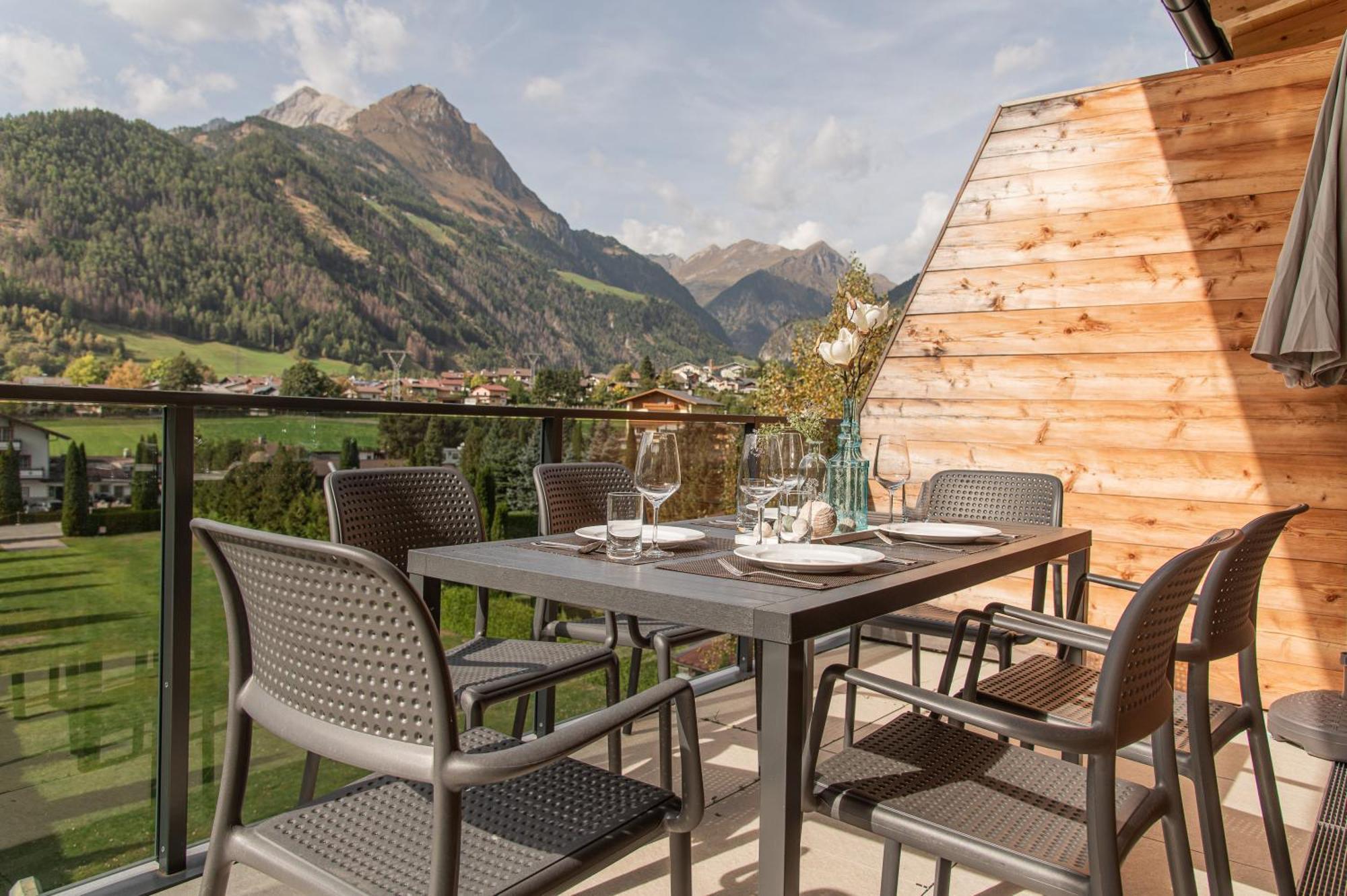 Alpenparks Montana Apartments Matrei in Osttirol Buitenkant foto