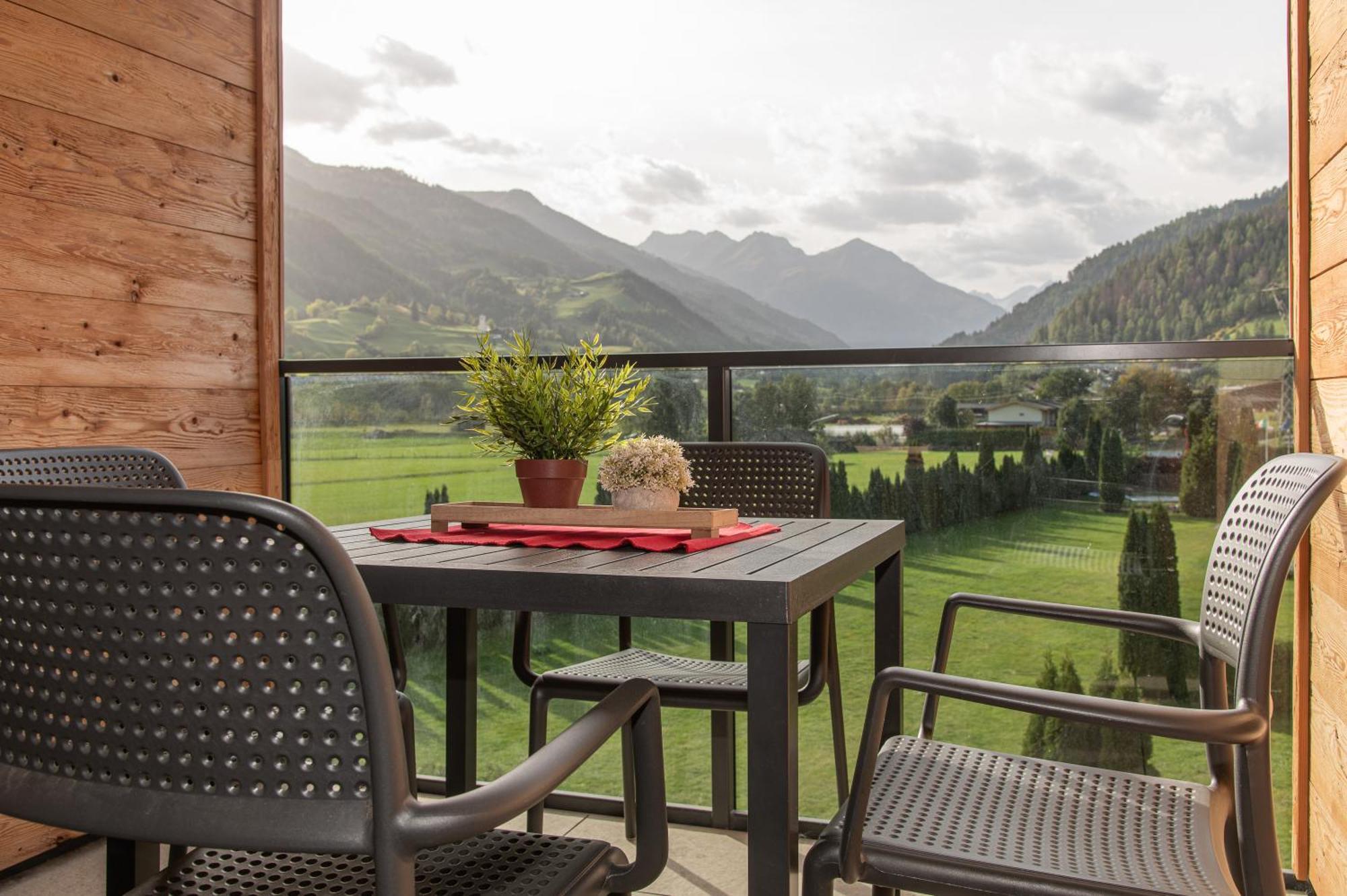 Alpenparks Montana Apartments Matrei in Osttirol Buitenkant foto