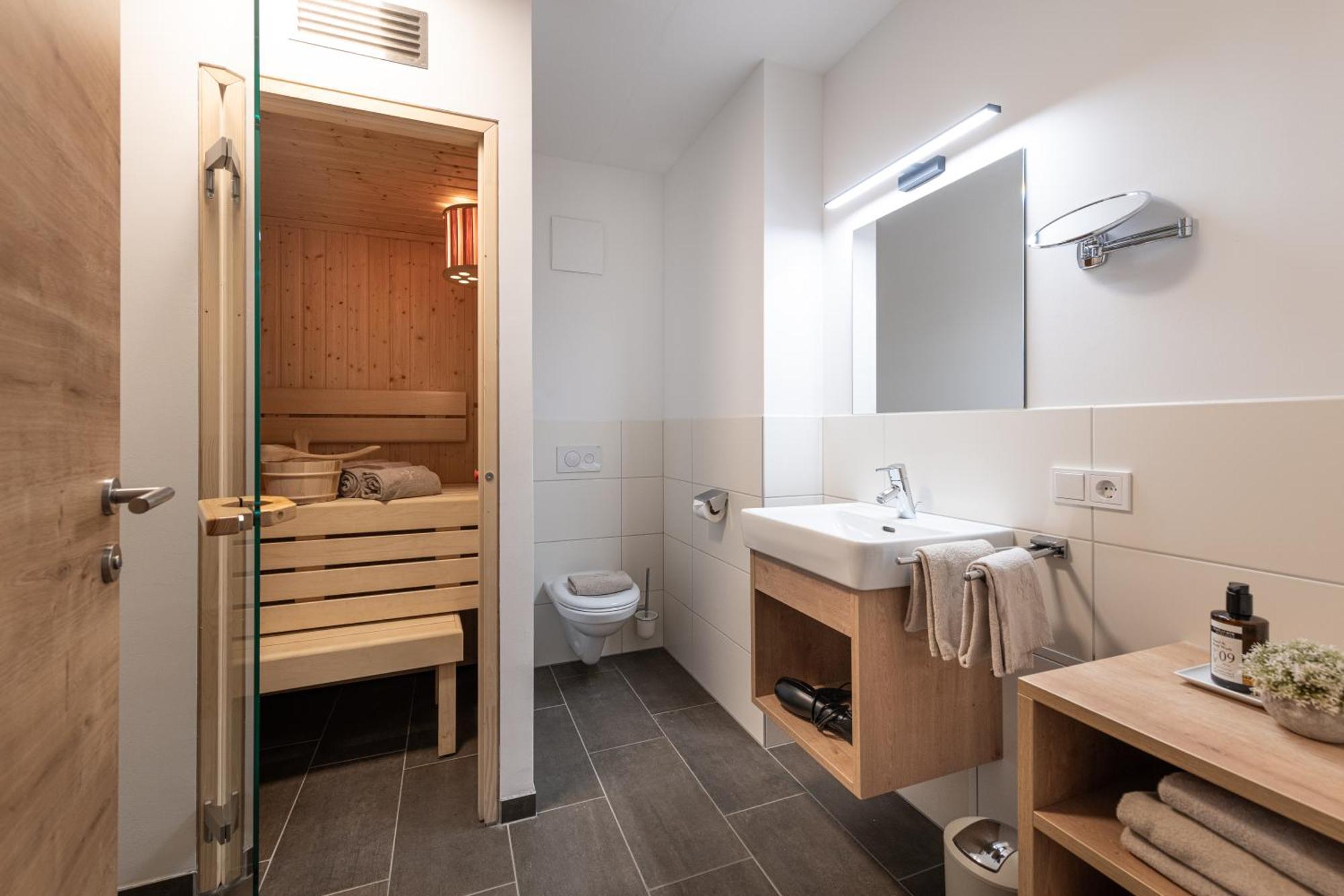 Alpenparks Montana Apartments Matrei in Osttirol Buitenkant foto